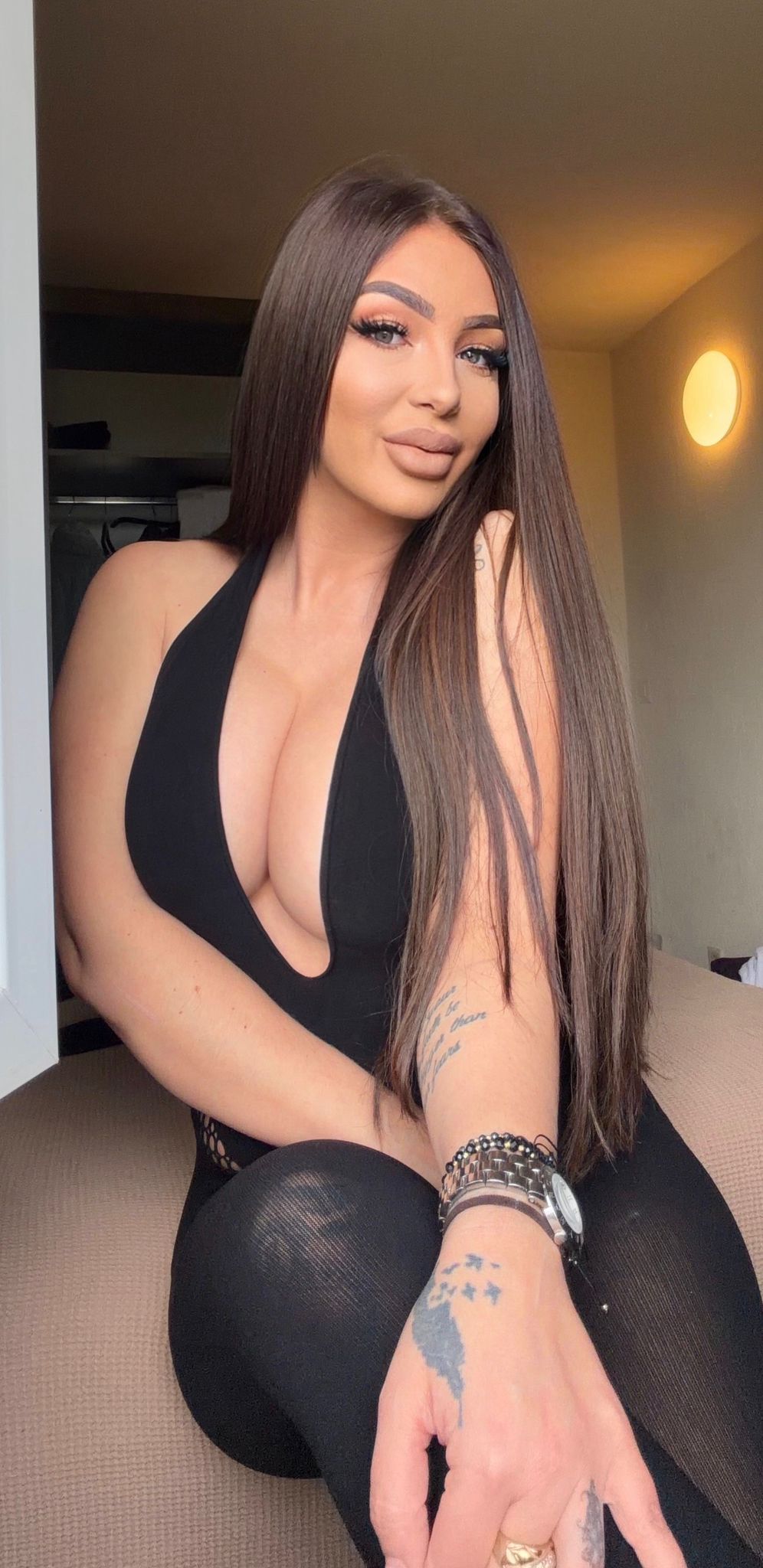 EVELIN – ZIMMER 8